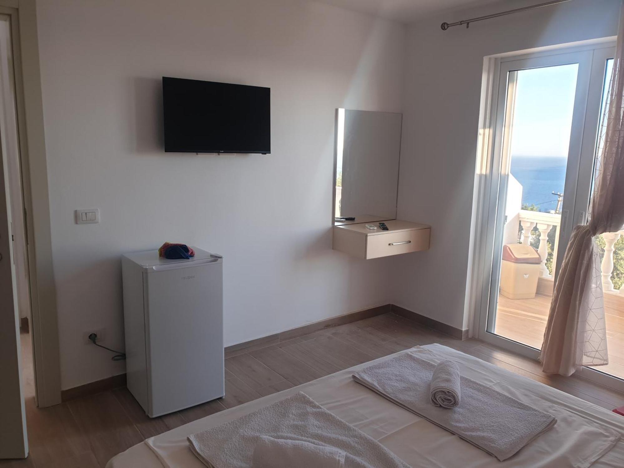 Rooms By George Dhërmi Kültér fotó