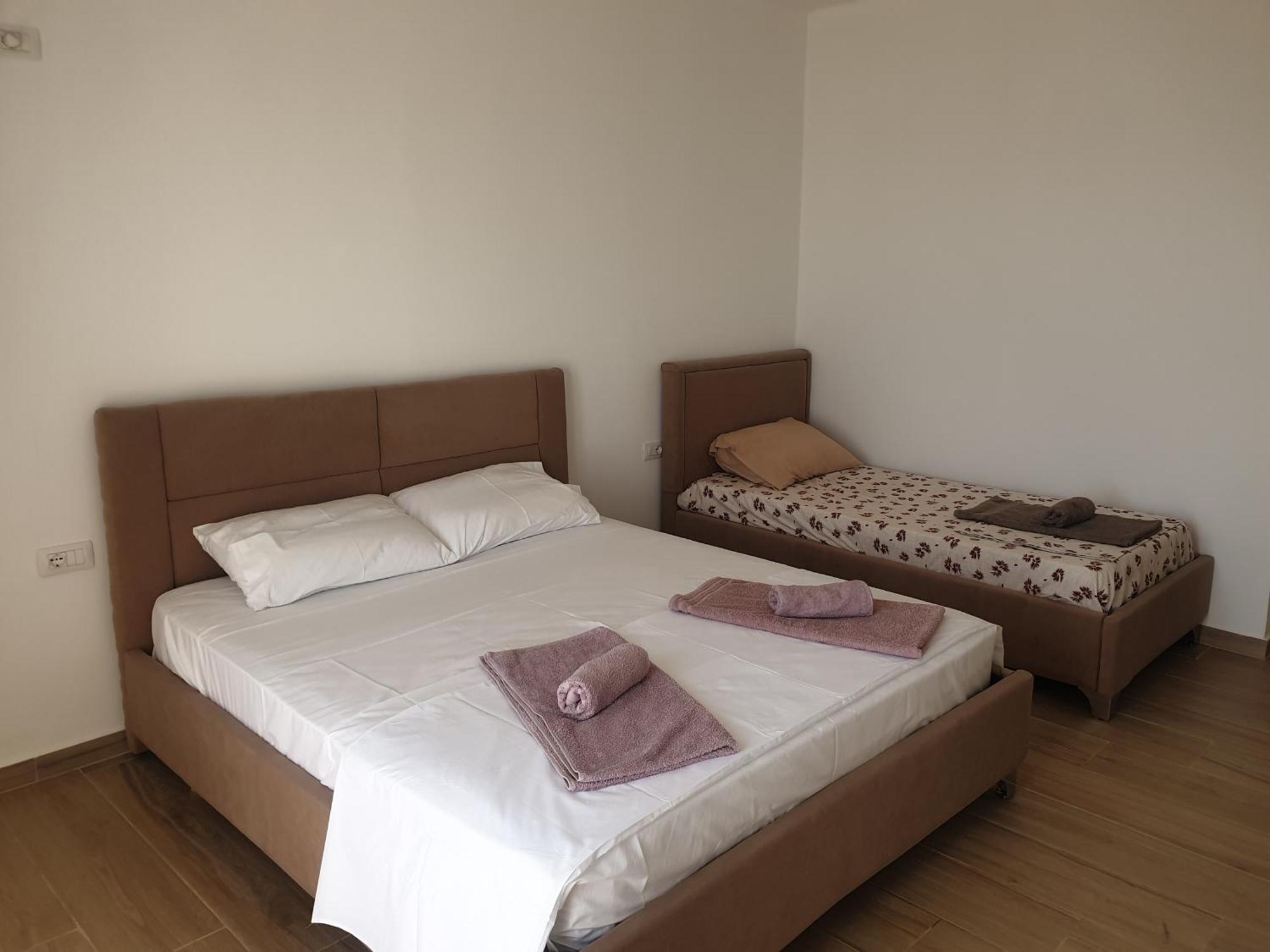 Rooms By George Dhërmi Kültér fotó