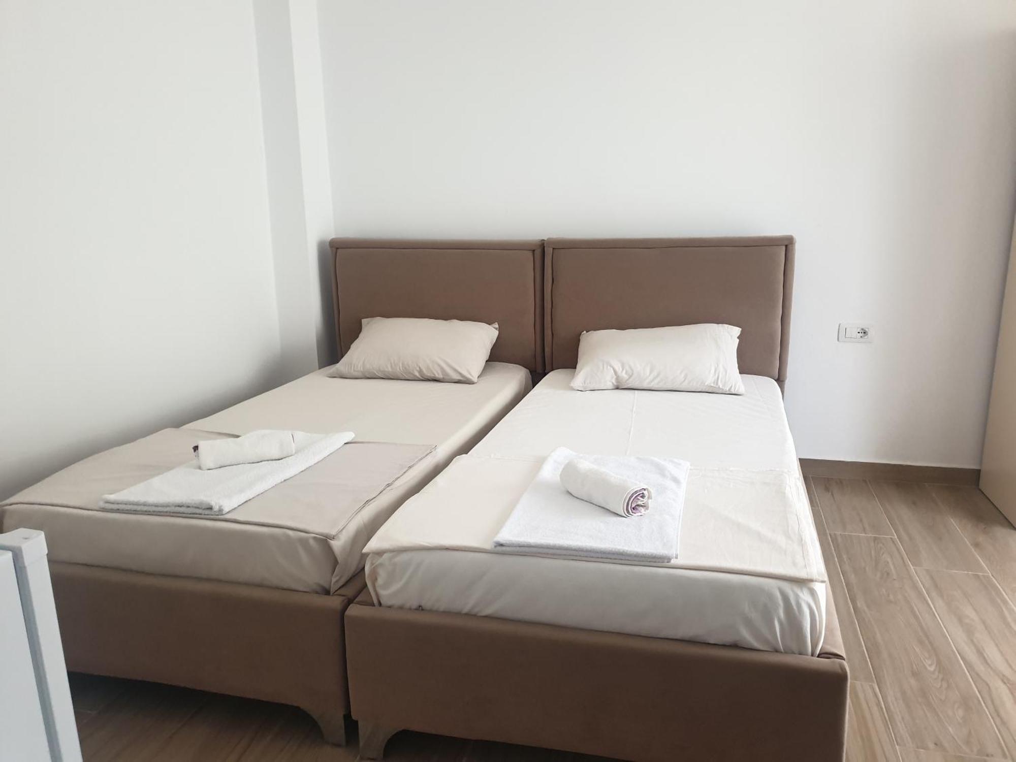 Rooms By George Dhërmi Kültér fotó