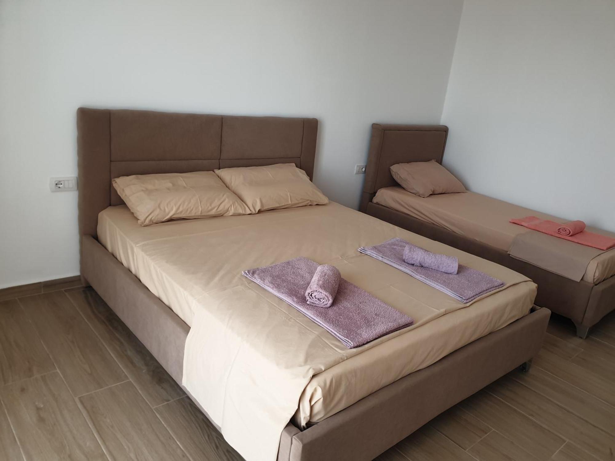 Rooms By George Dhërmi Kültér fotó