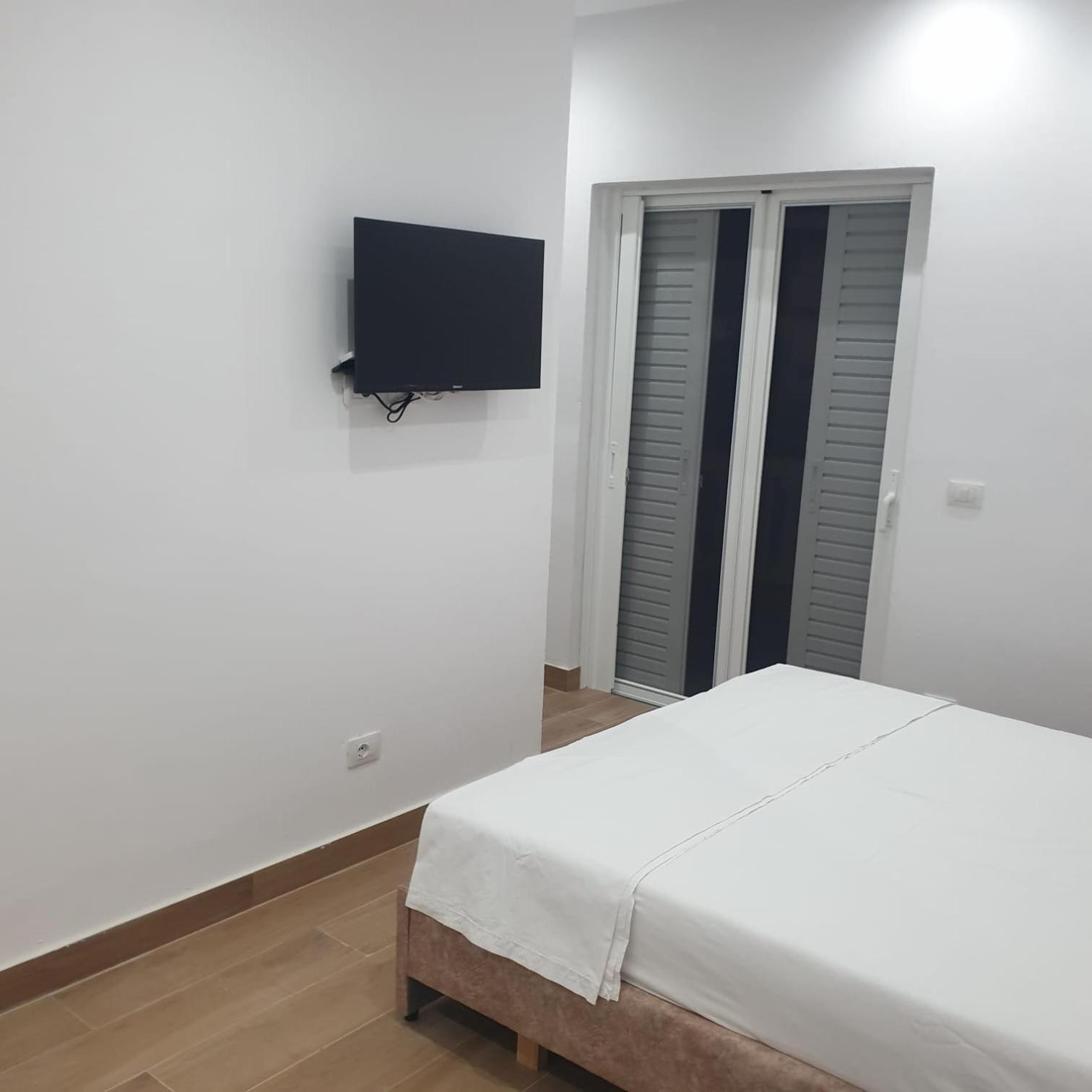 Rooms By George Dhërmi Kültér fotó