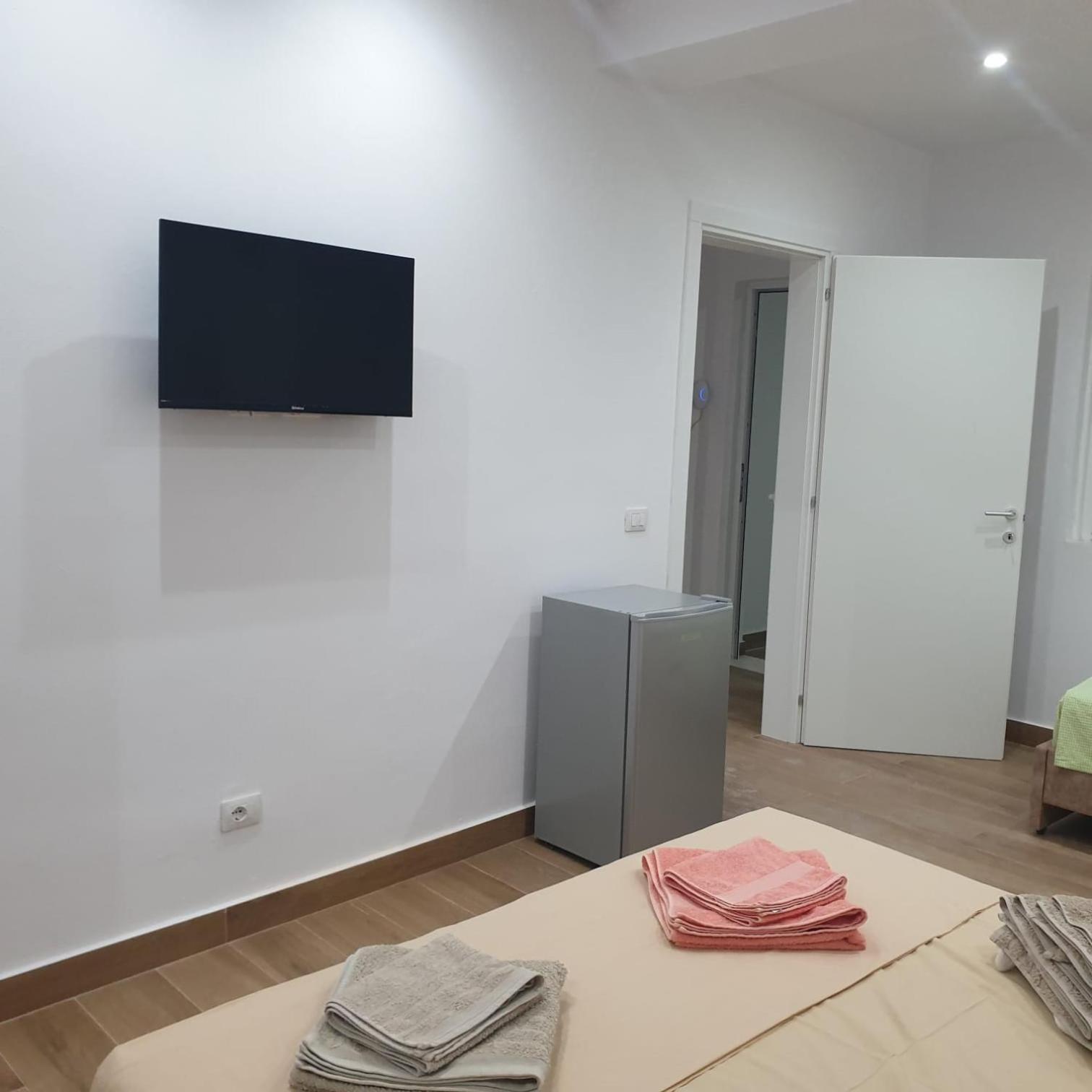 Rooms By George Dhërmi Kültér fotó