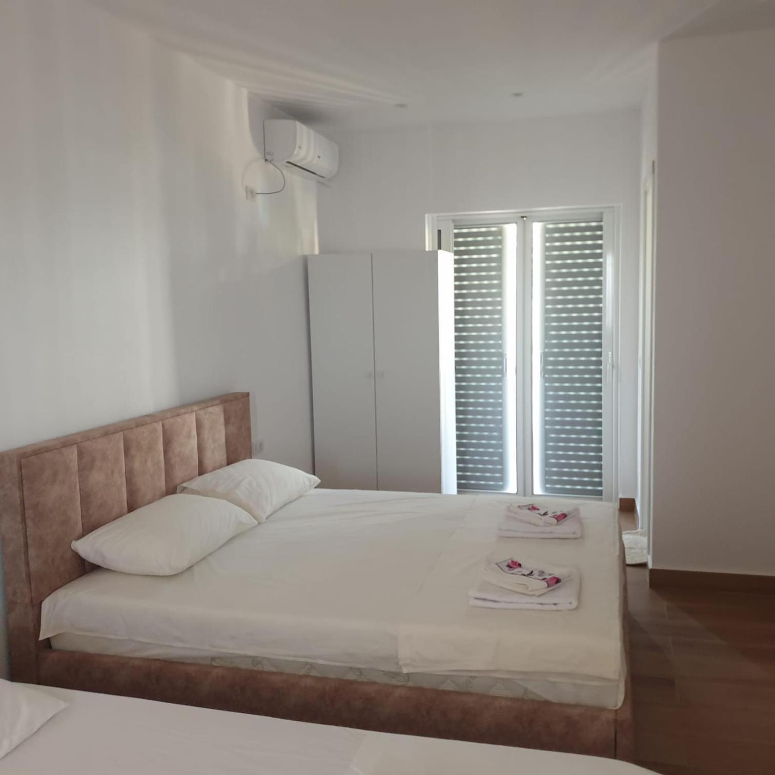 Rooms By George Dhërmi Kültér fotó