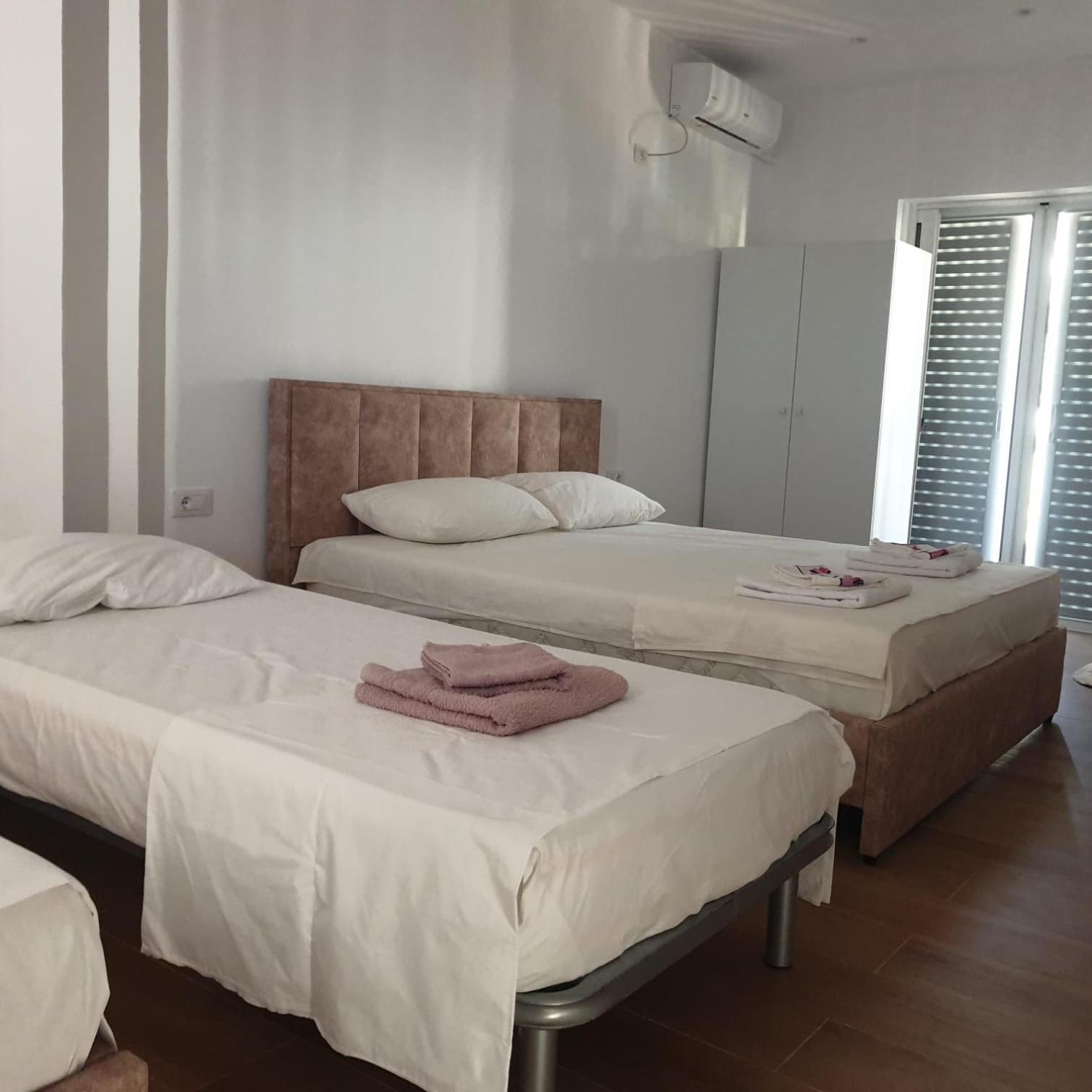 Rooms By George Dhërmi Kültér fotó