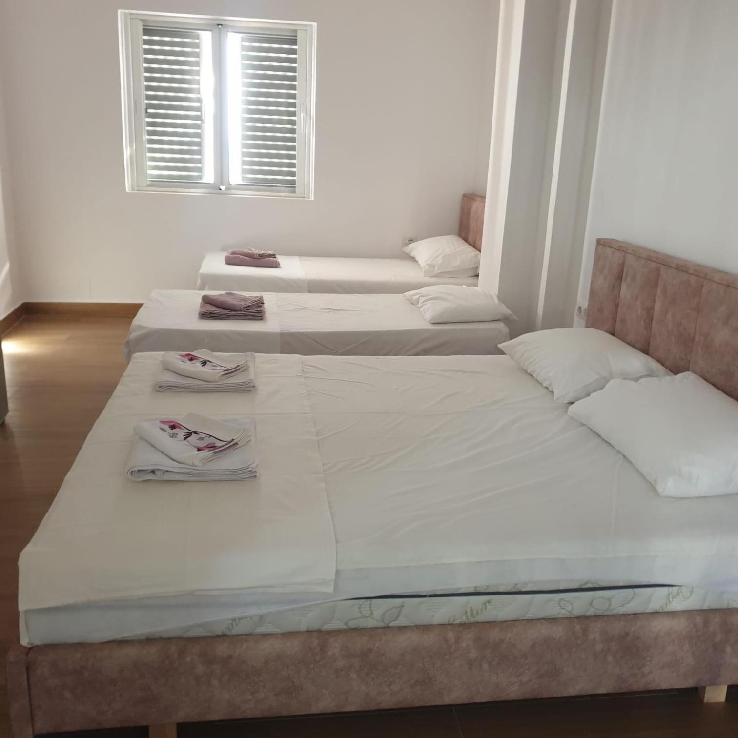 Rooms By George Dhërmi Kültér fotó